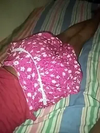 Saliyenna webcam model stream image