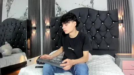 AxelWolfe webcam model stream image