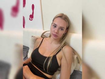CrystalFairy webcam bongacams model stream image