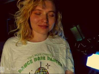 A-Huli webcam bongacams model stream image