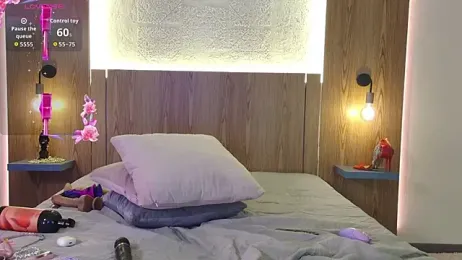 MilkMeSoftly webcam model stream image