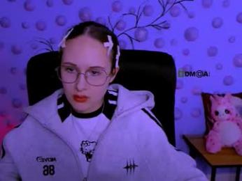 mona_cloud webcam chaturbate model stream image