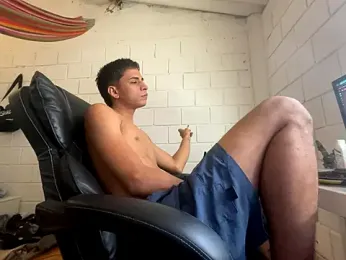 Max_TheHorseDick webcam model stream image