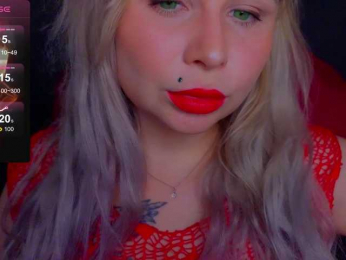 YourFunnyBlondiee webcam model stream image