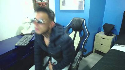 Dereckk18 webcam model stream image