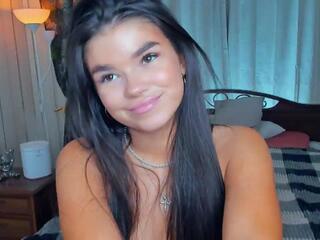 Philippa Blewett webcam model stream image