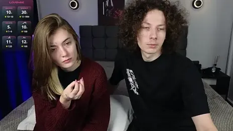 FreyaLoups webcam model stream image