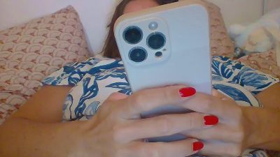 Lauracamc webcam model stream image