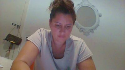 Lauracamc webcam model stream image