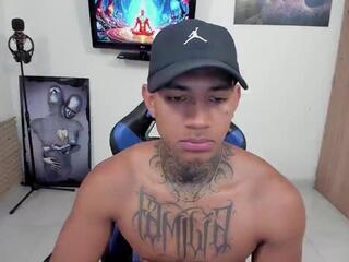 Tommy Blinders webcam flirt4free model stream image