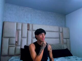 Croy Myers webcam model stream image