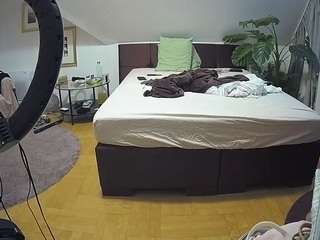voyeurcam-julmodels-whitebed-6 webcam model stream image