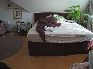 voyeurcam-julmodels-whitebed-6 webcam model stream image