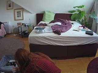 voyeurcam-julmodels-whitebed-6 webcam model stream image