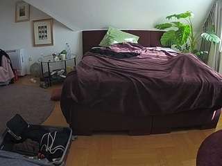 voyeurcam-julmodels-whitebed-6 webcam camsoda model stream image