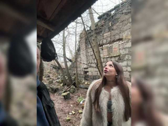 Pix1e webcam bongacams model stream image