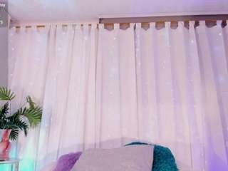 manyaa1 webcam model stream image