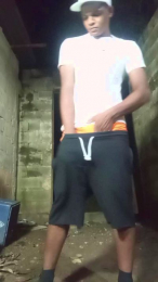 Black_spitpiss webcam cam4 model stream image
