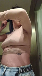 Amparo95 webcam model stream image
