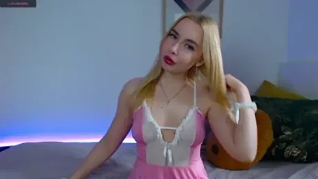 Nicole_blonde0 webcam stripchat model stream image