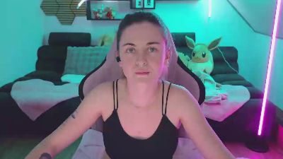 Mellyfouryou webcam model stream image