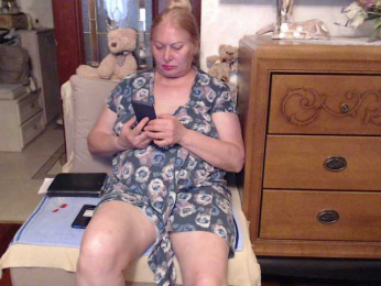 MonaMonako webcam model stream image