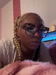 TheCam_Effect webcam model stream image