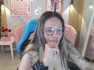 jade-jones-a webcam model stream image