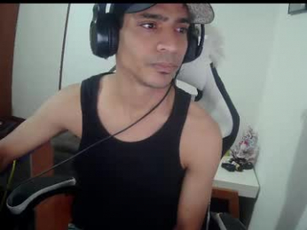 aquilesnazoa webcam model stream image