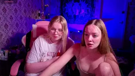 Radiants_two webcam stripchat model stream image