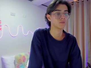 allison-alahia webcam model stream image