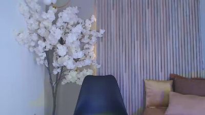 Michellee_20 webcam model stream image