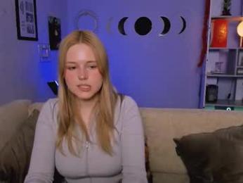 trixy_melison webcam chaturbate model stream image