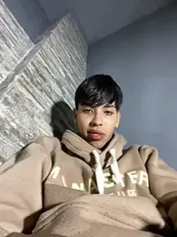 Logan_kiing webcam model stream image