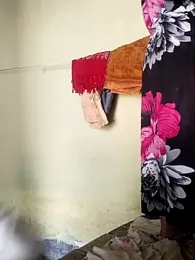 Lakhsmi webcam model stream image