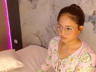 laly-cherry webcam camsoda model stream image