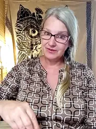 irinamaux webcam stripchat model stream image