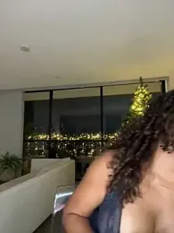 Brunettexio webcam model stream image