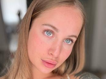 MickyBlush webcam livejasmin model stream image