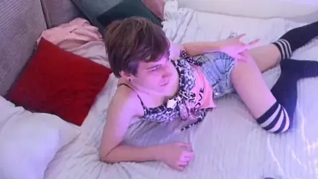 AvenGlow webcam model stream image