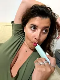 Novababy18 webcam model stream image