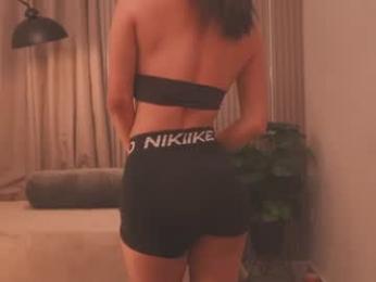 lili_foxy webcam model stream image
