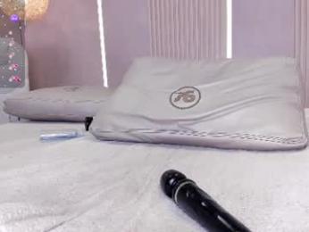 eva_layn webcam model stream image