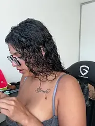 Shurabig webcam model stream image