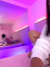 KellyOlsenbe webcam model stream image