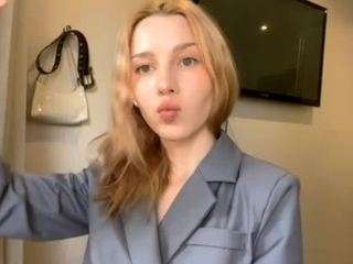 joanapatient webcam model stream image