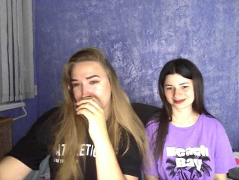 CrystalWaves5 webcam model stream image