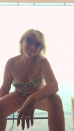 Uthopia webcam model stream image