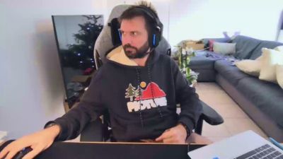 moi92160 webcam model stream image