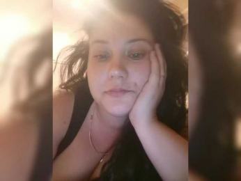 Polyk93 webcam model stream image